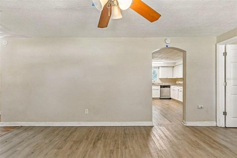 Villa ou maison à vendre à Tampa, Floride: 4 chambres, 132.29 m2 № 1912514 - photo 8