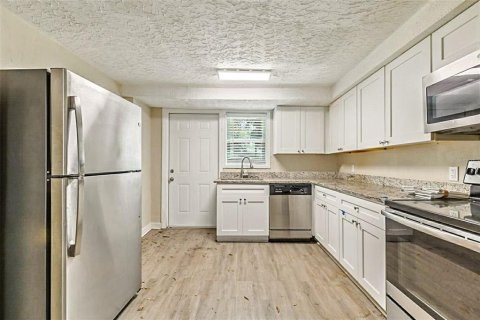 Villa ou maison à vendre à Tampa, Floride: 4 chambres, 132.29 m2 № 1912514 - photo 9