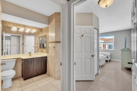 Copropriété à louer à Sunny Isles Beach, Floride: 2 chambres, 103.68 m2 № 2000169 - photo 26