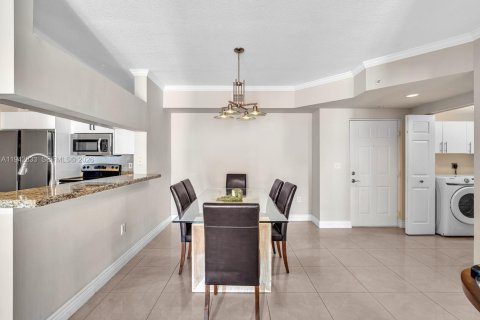 Copropriété à louer à Sunny Isles Beach, Floride: 2 chambres, 103.68 m2 № 2000169 - photo 7