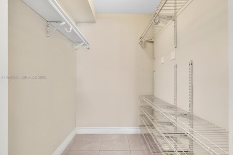 Copropriété à louer à Sunny Isles Beach, Floride: 2 chambres, 103.68 m2 № 2000169 - photo 25