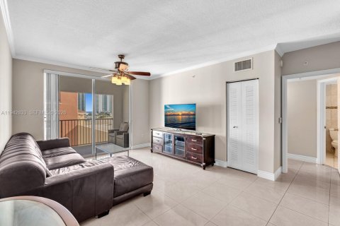 Copropriété à louer à Sunny Isles Beach, Floride: 2 chambres, 103.68 m2 № 2000169 - photo 16