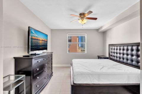 Copropriété à louer à Sunny Isles Beach, Floride: 2 chambres, 103.68 m2 № 2000169 - photo 23
