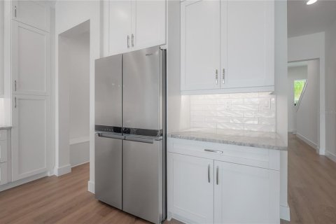 Townhouse in Tampa, Florida 3 bedrooms, 185.62 sq.m. № 1827734 - photo 15
