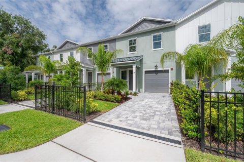 Townhouse in Tampa, Florida 3 bedrooms, 185.62 sq.m. № 1827734 - photo 4