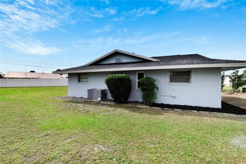House in Sun City Center, Florida 2 bedrooms, 140.75 sq.m. № 1773165 - photo 16