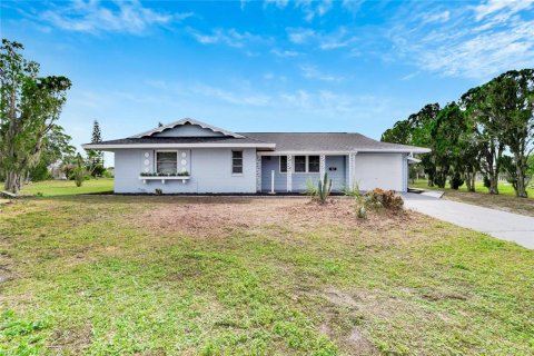 House in Sun City Center, Florida 2 bedrooms, 140.75 sq.m. № 1773165 - photo 5