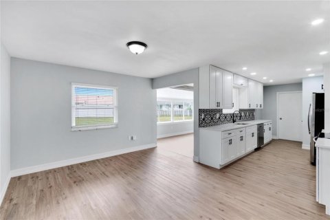 House in Sun City Center, Florida 2 bedrooms, 140.75 sq.m. № 1773165 - photo 30