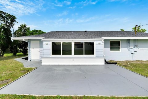 House in Sun City Center, Florida 2 bedrooms, 140.75 sq.m. № 1773165 - photo 19