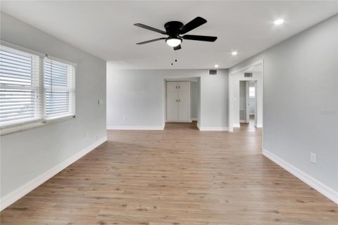 House in Sun City Center, Florida 2 bedrooms, 140.75 sq.m. № 1773165 - photo 22