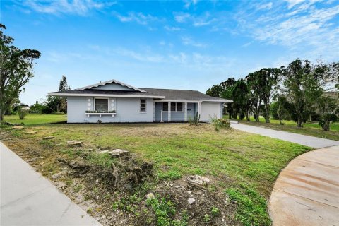 House in Sun City Center, Florida 2 bedrooms, 140.75 sq.m. № 1773165 - photo 6
