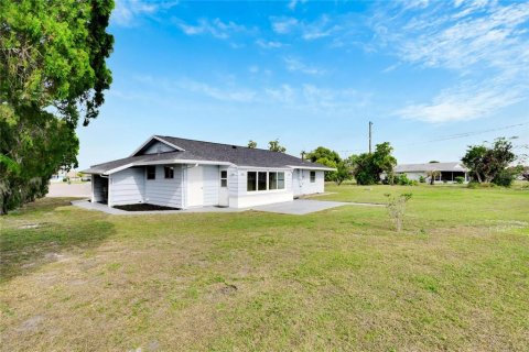 House in Sun City Center, Florida 2 bedrooms, 140.75 sq.m. № 1773165 - photo 12