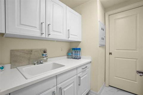Condo in Fort Myers, Florida, 3 bedrooms  № 1572678 - photo 29