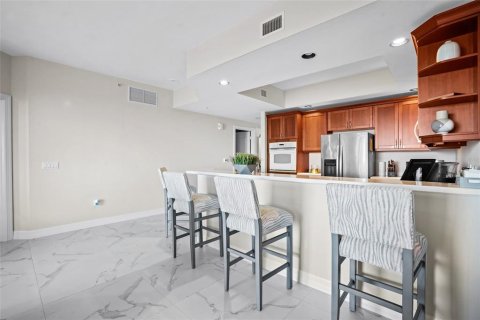 Condo in Fort Myers, Florida, 3 bedrooms  № 1572678 - photo 14