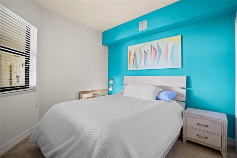 Condo in Fort Myers, Florida, 3 bedrooms  № 1572678 - photo 23