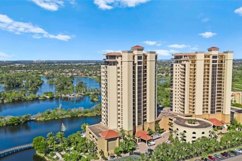 Condo in Fort Myers, Florida, 3 bedrooms  № 1572678 - photo 2