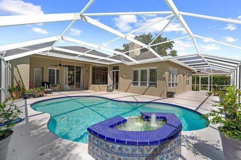 House in Palm Harbor, Florida 4 bedrooms, 253.25 sq.m. № 1854456 - photo 15