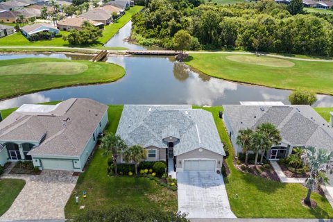 House in San Antonio, Florida 3 bedrooms, 168.99 sq.m. № 2313258 - photo 11