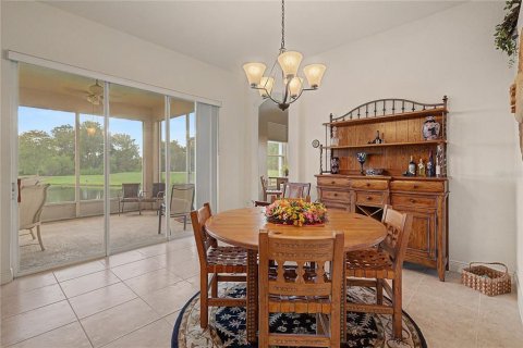 House in San Antonio, Florida 3 bedrooms, 168.99 sq.m. № 2313258 - photo 4