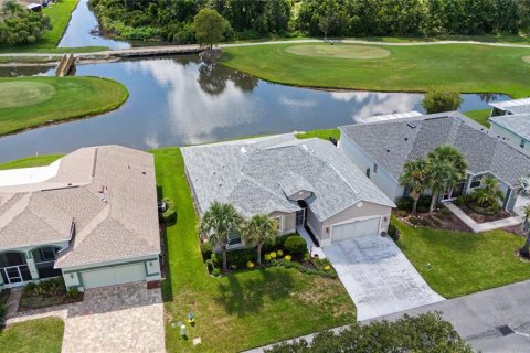 House in San Antonio, Florida 3 bedrooms, 168.99 sq.m. № 2313258 - photo 6