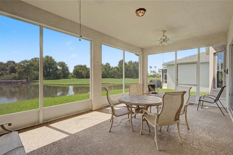 House in San Antonio, Florida 3 bedrooms, 168.99 sq.m. № 2313258 - photo 5