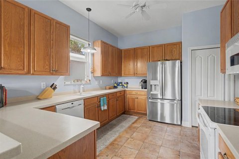 House in San Antonio, Florida 3 bedrooms, 168.99 sq.m. № 2313258 - photo 28
