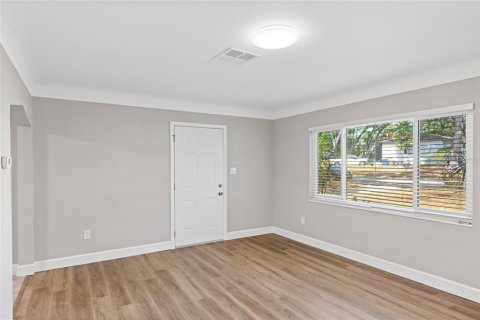 House in Clearwater, Florida 4 bedrooms, 155.52 sq.m. № 2110902 - photo 22