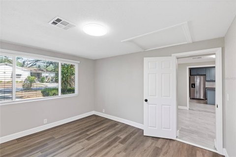 House in Clearwater, Florida 4 bedrooms, 155.52 sq.m. № 2110902 - photo 18