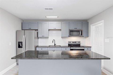 House in Clearwater, Florida 4 bedrooms, 155.52 sq.m. № 2110902 - photo 20