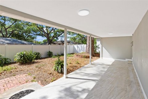 House in Clearwater, Florida 4 bedrooms, 155.52 sq.m. № 2110902 - photo 8