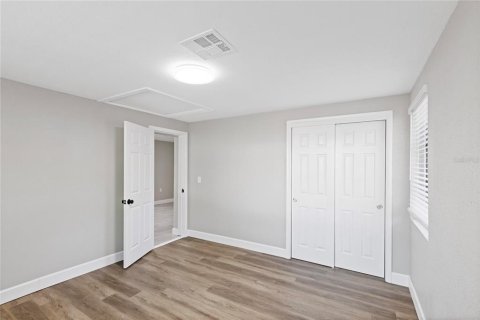 House in Clearwater, Florida 4 bedrooms, 155.52 sq.m. № 2110902 - photo 19