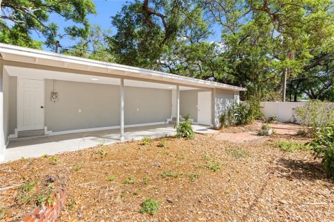 House in Clearwater, Florida 4 bedrooms, 155.52 sq.m. № 2110902 - photo 10