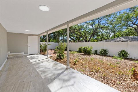 House in Clearwater, Florida 4 bedrooms, 155.52 sq.m. № 2110902 - photo 9