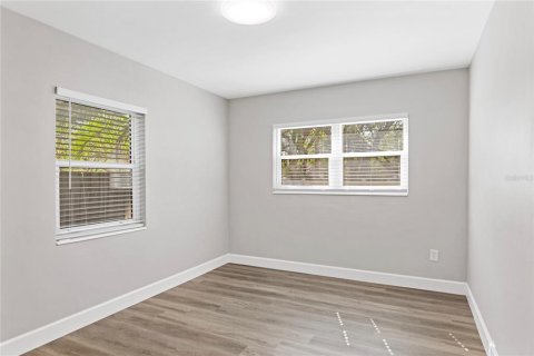 House in Clearwater, Florida 4 bedrooms, 155.52 sq.m. № 2110902 - photo 25