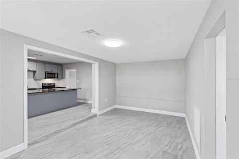 House in Clearwater, Florida 4 bedrooms, 155.52 sq.m. № 2110902 - photo 16