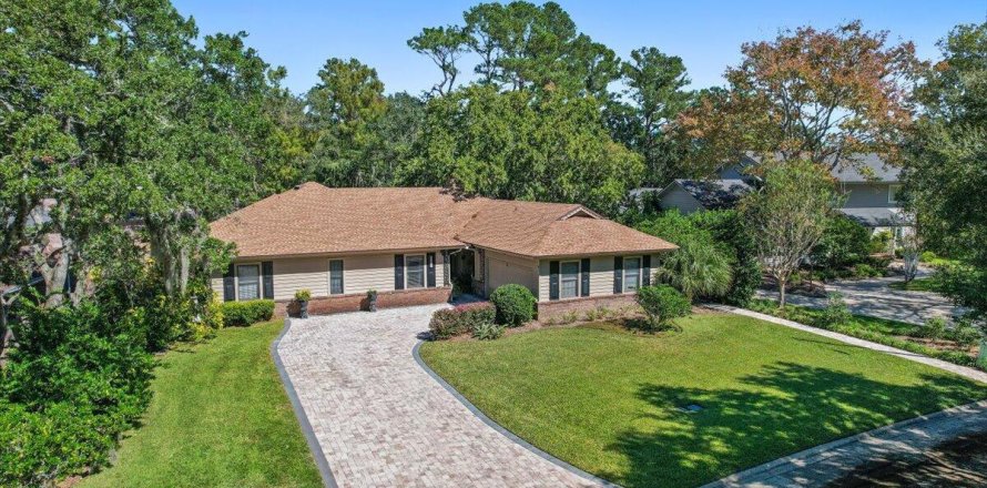 House in Jacksonville, Florida 3 bedrooms, 288.93 sq.m. № 801202