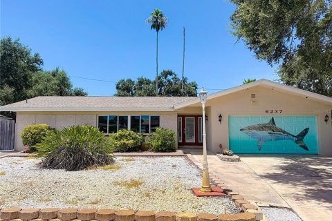 Casa en venta en Saint Petersburg, Florida, 4 dormitorios, 162.76 m2 № 1874067 - foto 10