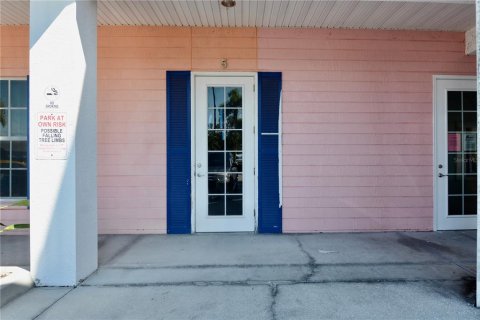 Propiedad comercial en alquiler en Port Charlotte, Florida № 1025490 - foto 2