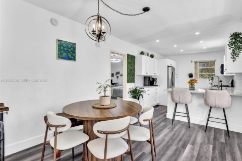 Condo in Bay Harbor Islands, Florida, 2 bedrooms  № 2286674