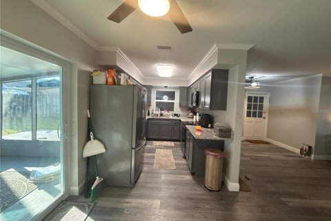 House in Tavares, Florida 3 bedrooms, 120.77 sq.m. № 2097139 - photo 28