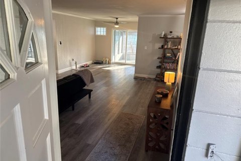 House in Tavares, Florida 3 bedrooms, 120.77 sq.m. № 2097139 - photo 8