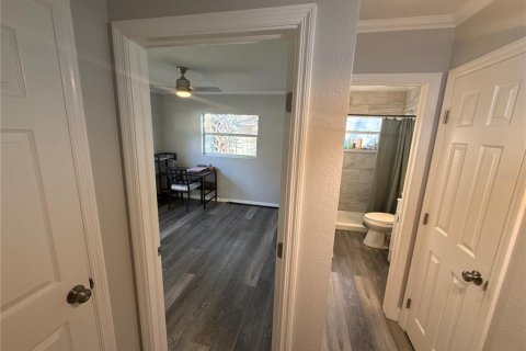 House in Tavares, Florida 3 bedrooms, 120.77 sq.m. № 2097139 - photo 17