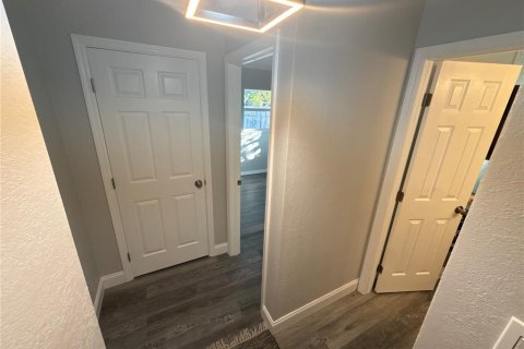 House in Tavares, Florida 3 bedrooms, 120.77 sq.m. № 2097139 - photo 13
