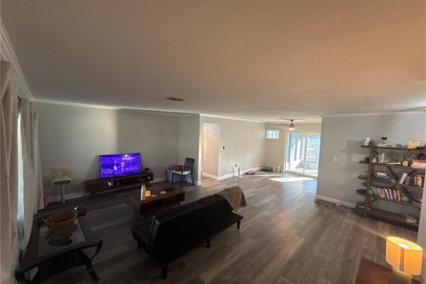 House in Tavares, Florida 3 bedrooms, 120.77 sq.m. № 2097139 - photo 10