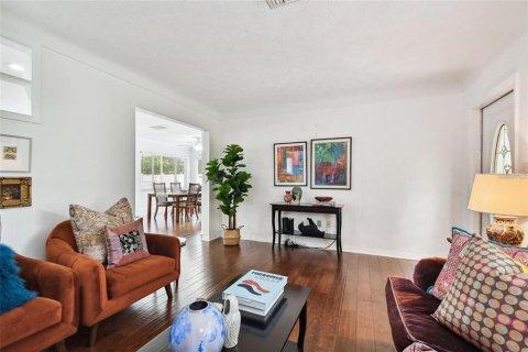 Casa en alquiler en Saint Petersburg, Florida, 2 dormitorios, 95.97 m2 № 1858305 - foto 4