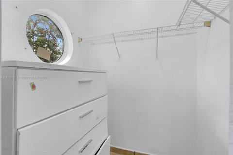 House in Homestead, Florida 3 bedrooms, 149.57 sq.m. № 1896198 - photo 20