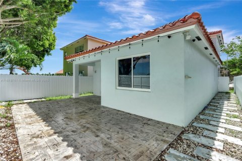 House in Homestead, Florida 3 bedrooms, 149.57 sq.m. № 1896198 - photo 4