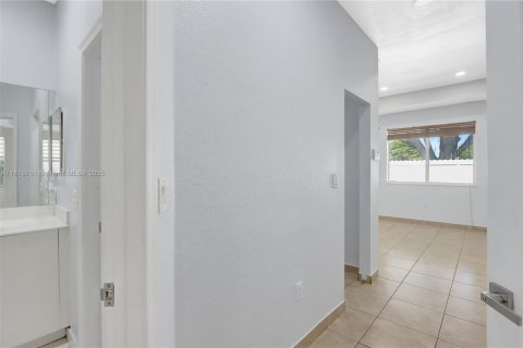 House in Homestead, Florida 3 bedrooms, 149.57 sq.m. № 1896198 - photo 9