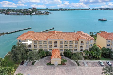 Condo à Hutchinson Island South, Floride, 2 chambres  № 2078141