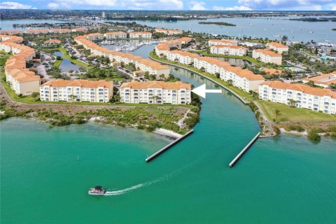 Copropriété à vendre à Hutchinson Island South, Floride: 2 chambres, 184.78 m2 № 2078141 - photo 2